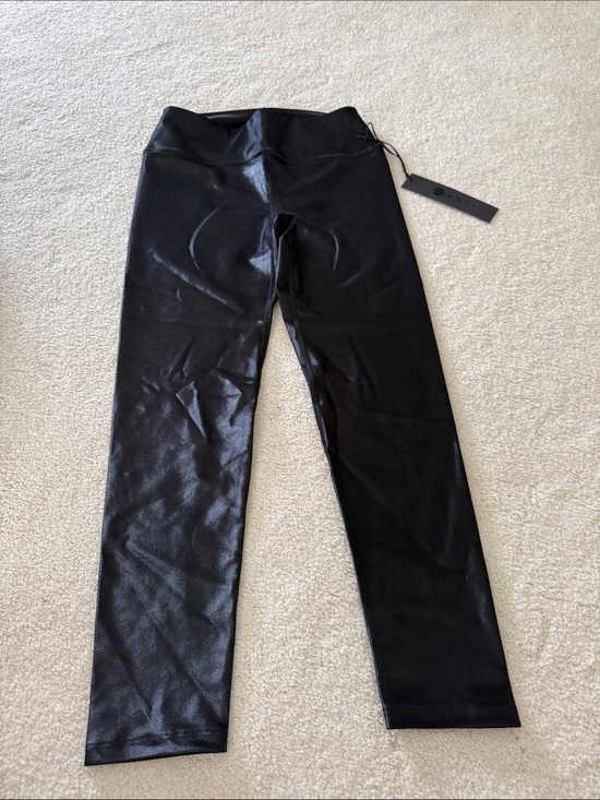 Noli Yoga Pants - Black Shiny High-Rise Leggings - Unbranded